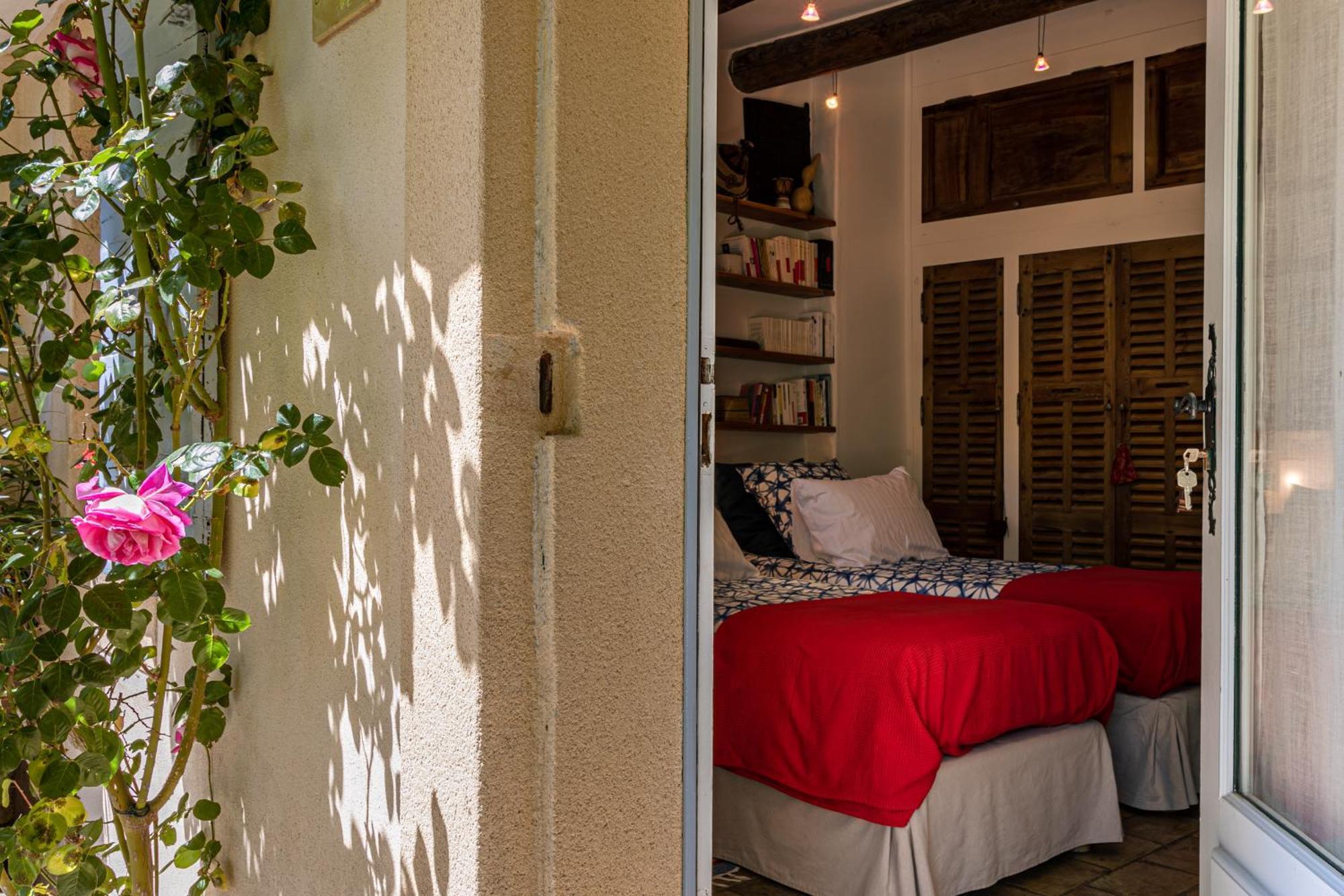 Chambres D'Hotes Domaine Des Machottes Grans エクステリア 写真