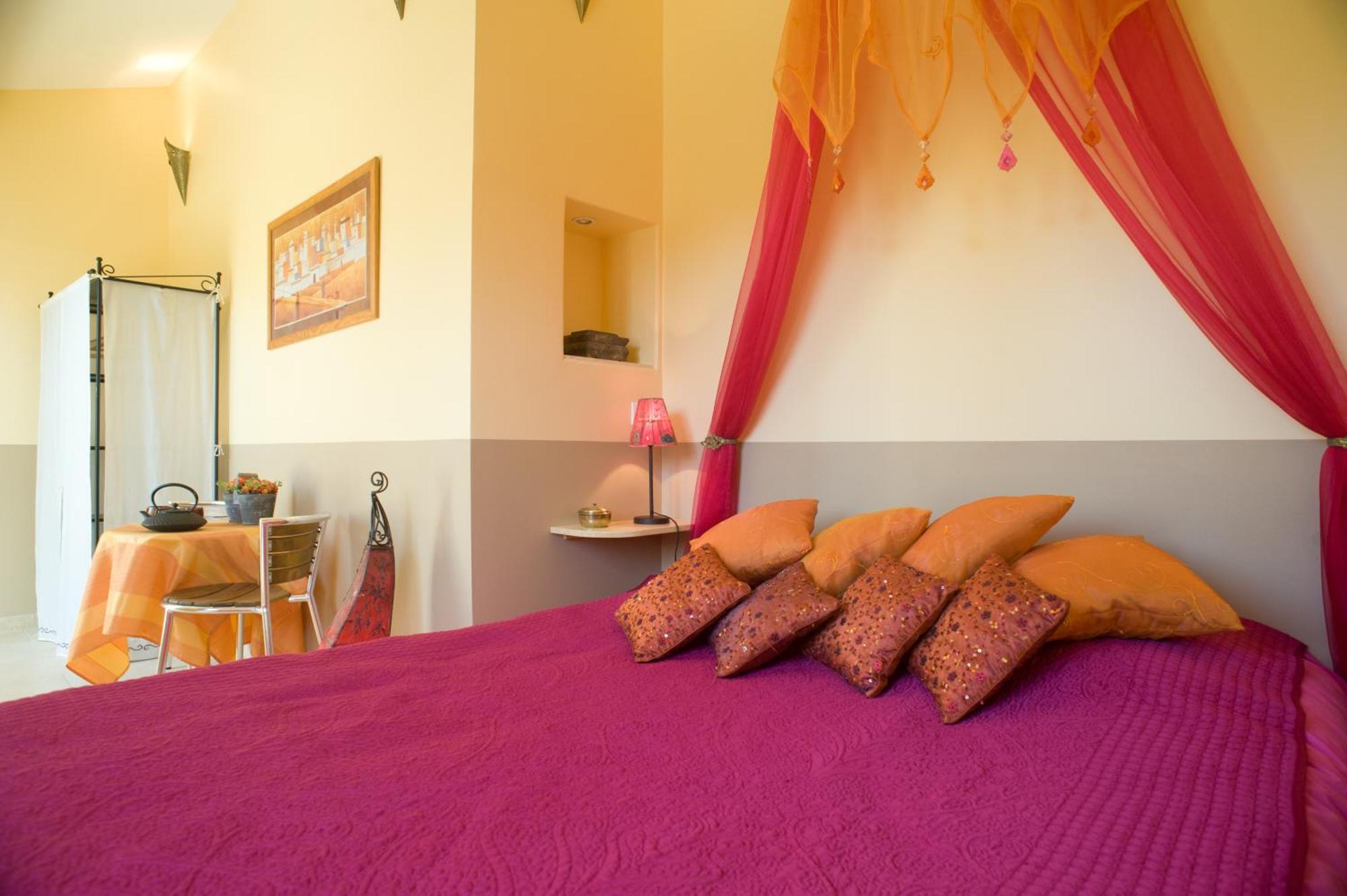 Chambres D'Hotes Domaine Des Machottes Grans エクステリア 写真