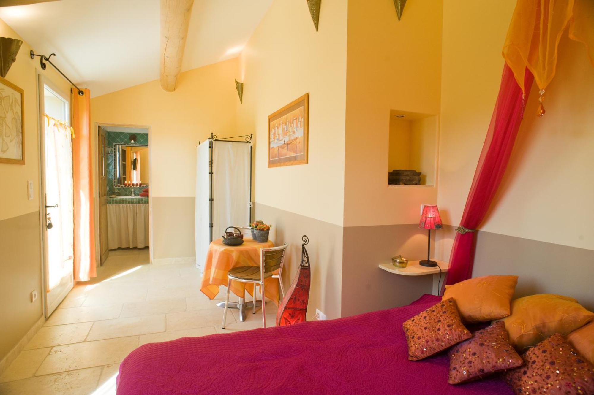 Chambres D'Hotes Domaine Des Machottes Grans エクステリア 写真