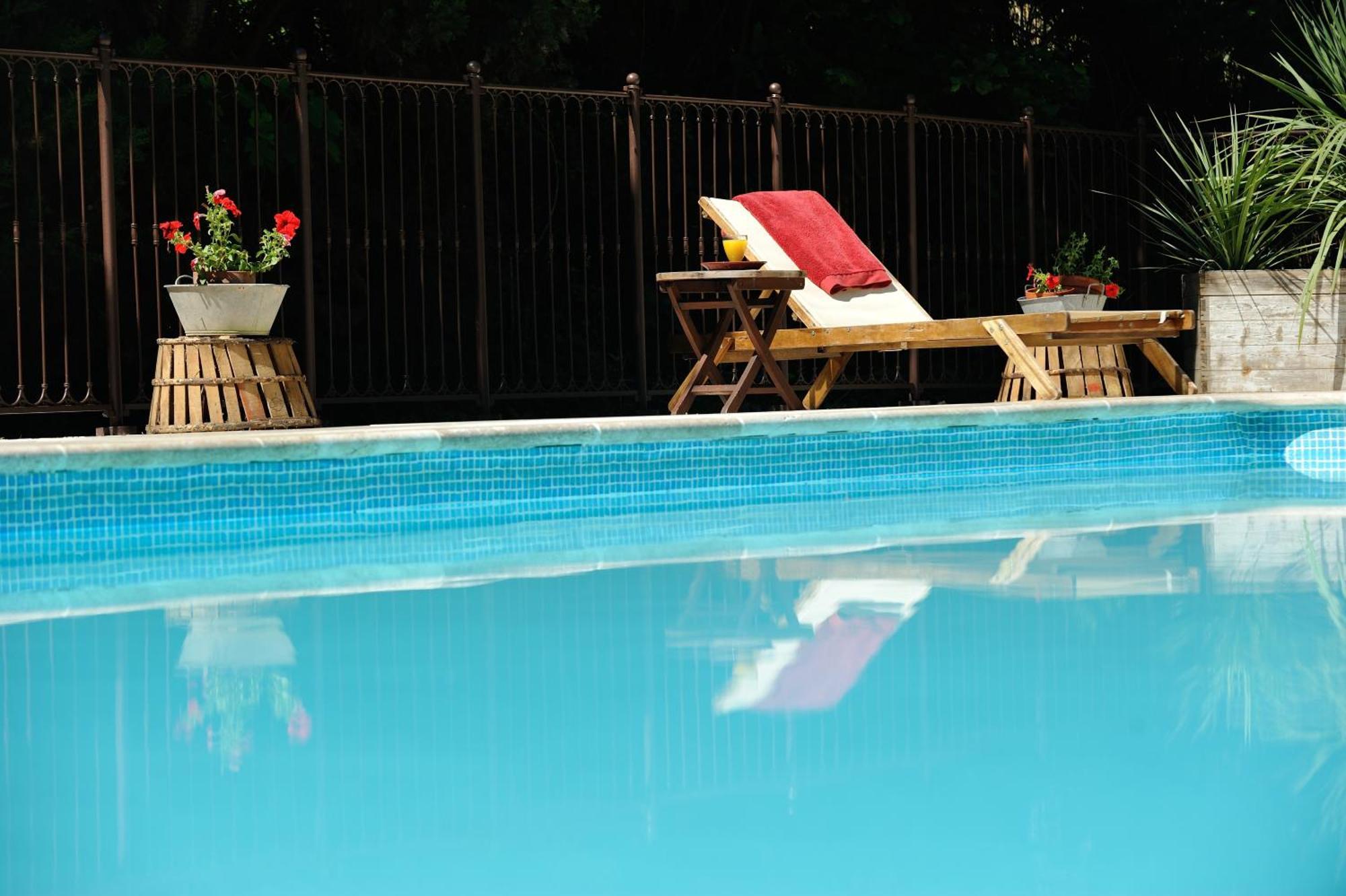 Chambres D'Hotes Domaine Des Machottes Grans エクステリア 写真