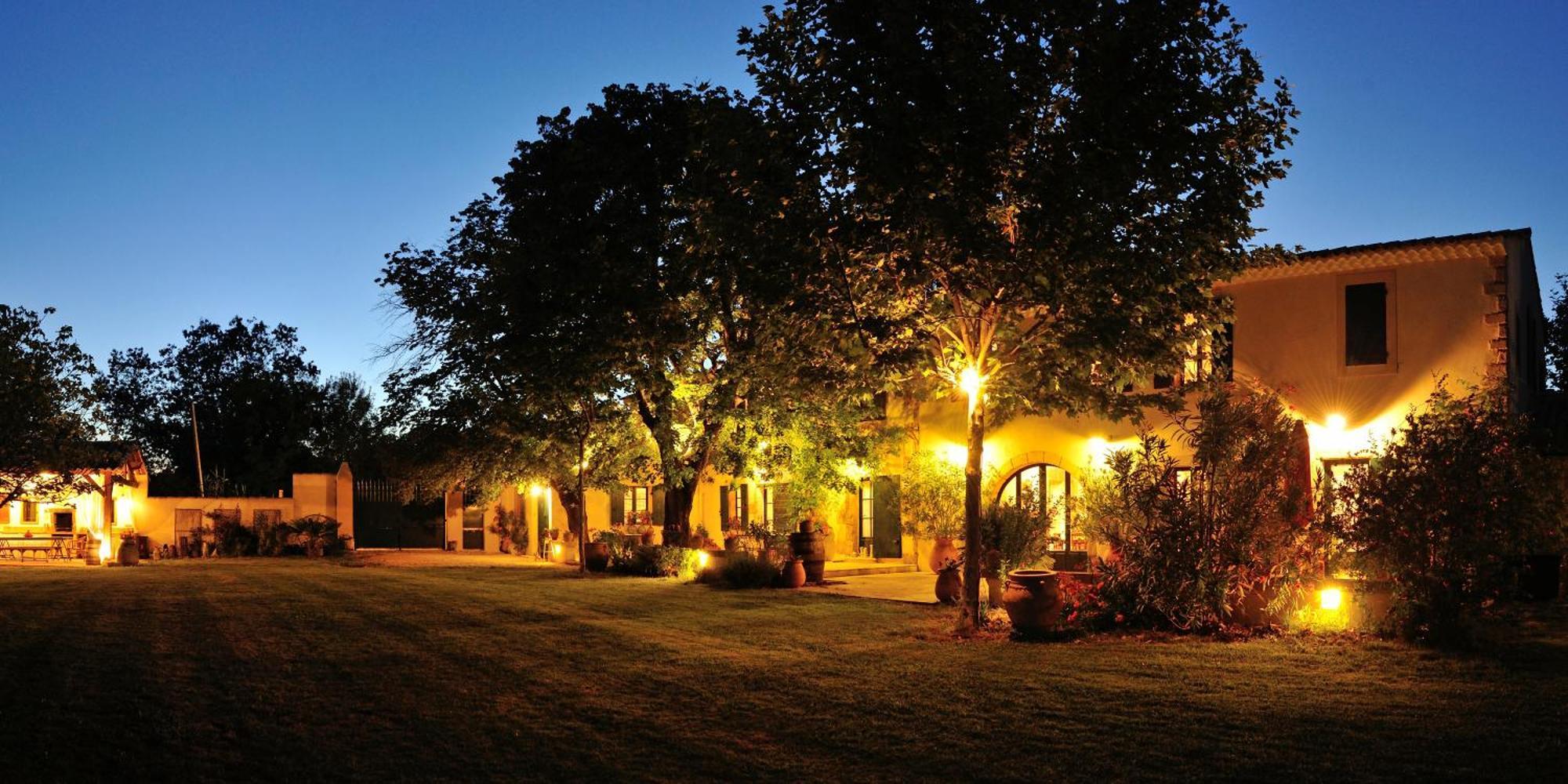 Chambres D'Hotes Domaine Des Machottes Grans エクステリア 写真